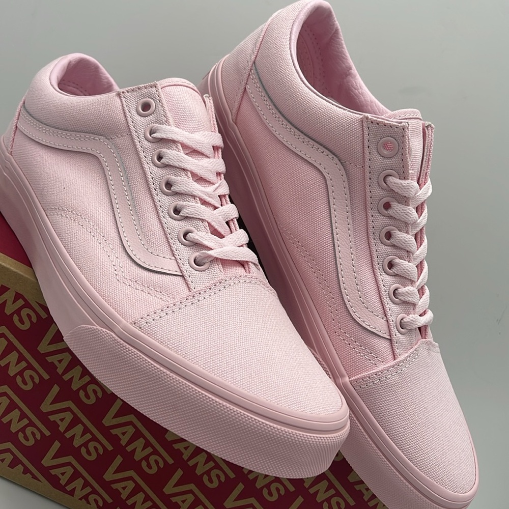 Vans Men's Pink Sneakers Classic Design Old Skool
Pastel Mono Pink
VN000CT8PNK - Picture 6 of 16